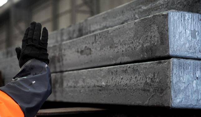 "Liepājas metalurga" akcijas izslēdz no biržas
