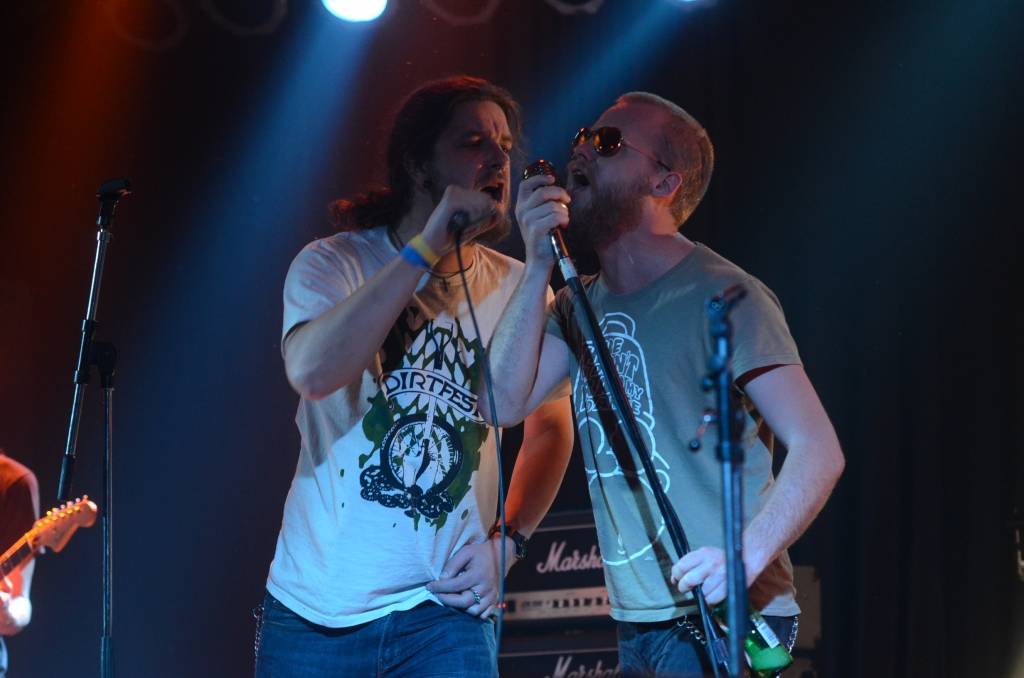 VIDEO: "PND" un "All Day Long" kopkoris Ziemassvētku jampadracī