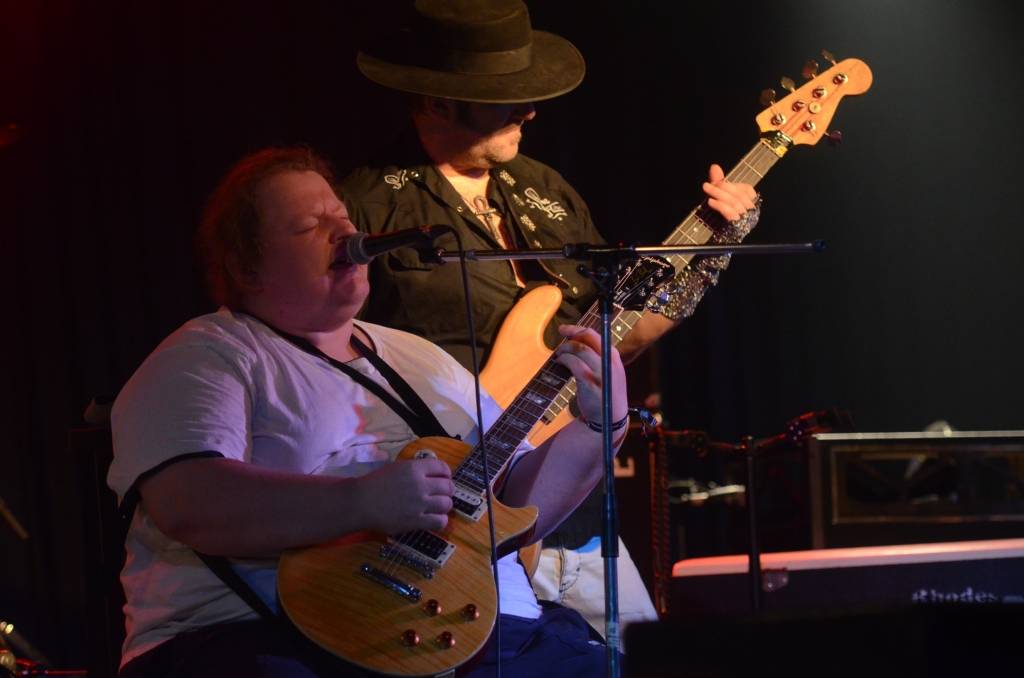 VIDEO: Tomass no grupas “Adam’s Family” Jaungada naktī Liepājā