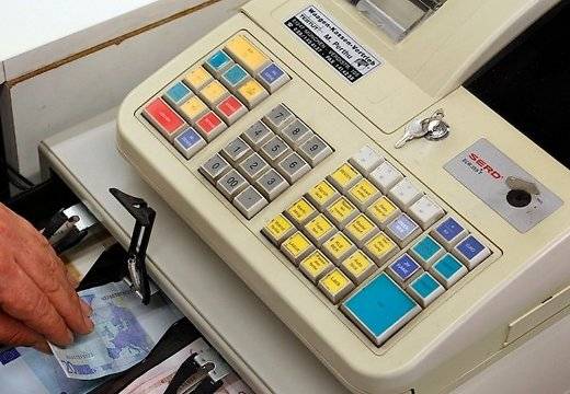 Tirgotājiem reģionos ir bažas par eiro aptrūkšanos veikalos