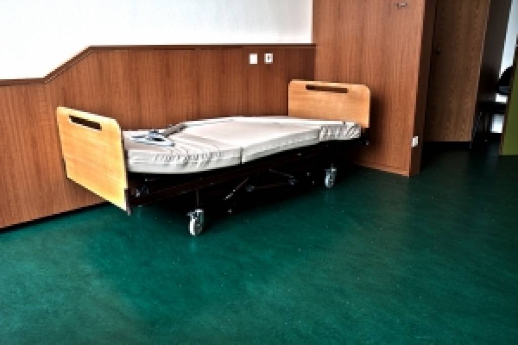 KNAB rosina saukt pie kriminālatbildības par datortomogrāfa «nodošanu lūžņos» Rēzeknē