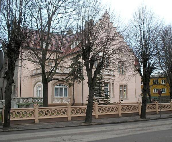 Liepājas muzejā atklās Pētera Jaunzema fotoizstādi "Rakstīts sudrabā"