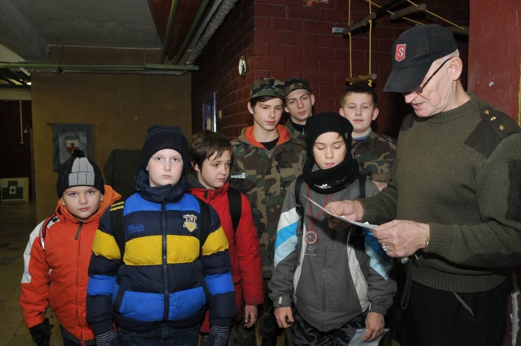 FOTO: Jaunsargi jauno gadu uzsāk ar pārgājienu