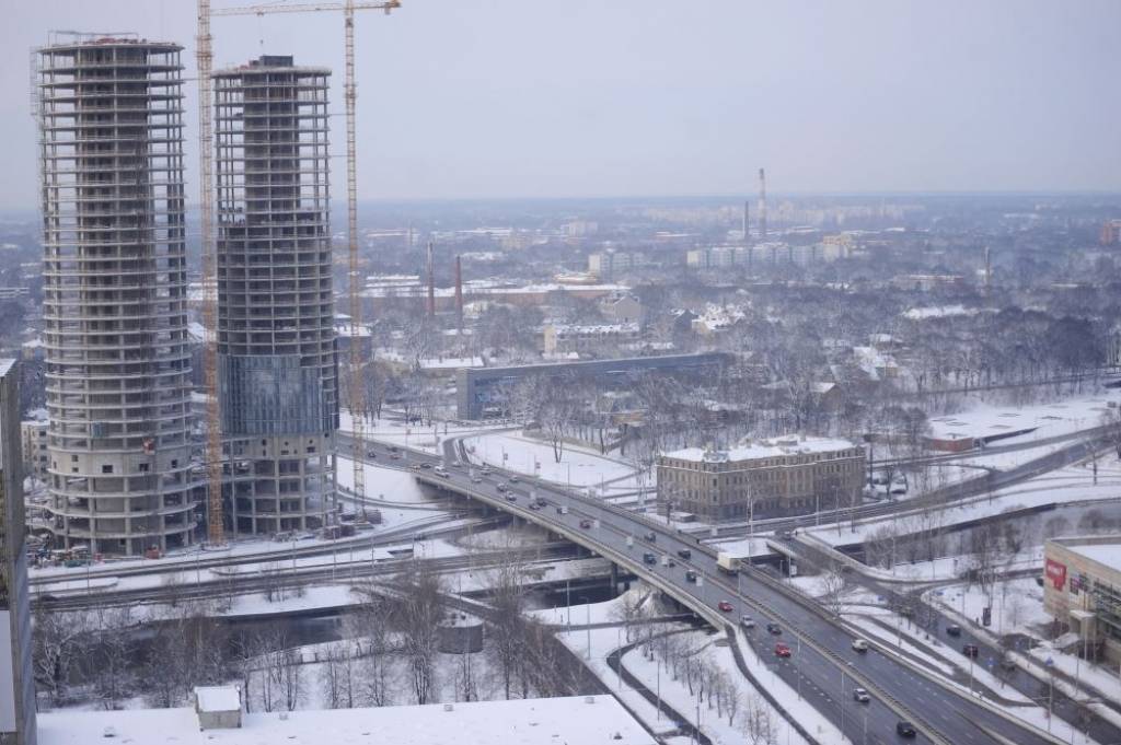 Darba inspekcija atļauj pilnā apmērā atsākt Z-Towers būvdarbus