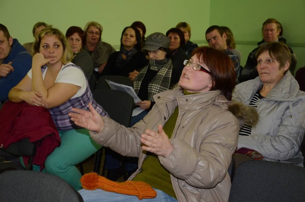 VIDEO: Viedokļi par "Latvijas Finiera" ražotnes nepieciešamību Kalvenē dalās