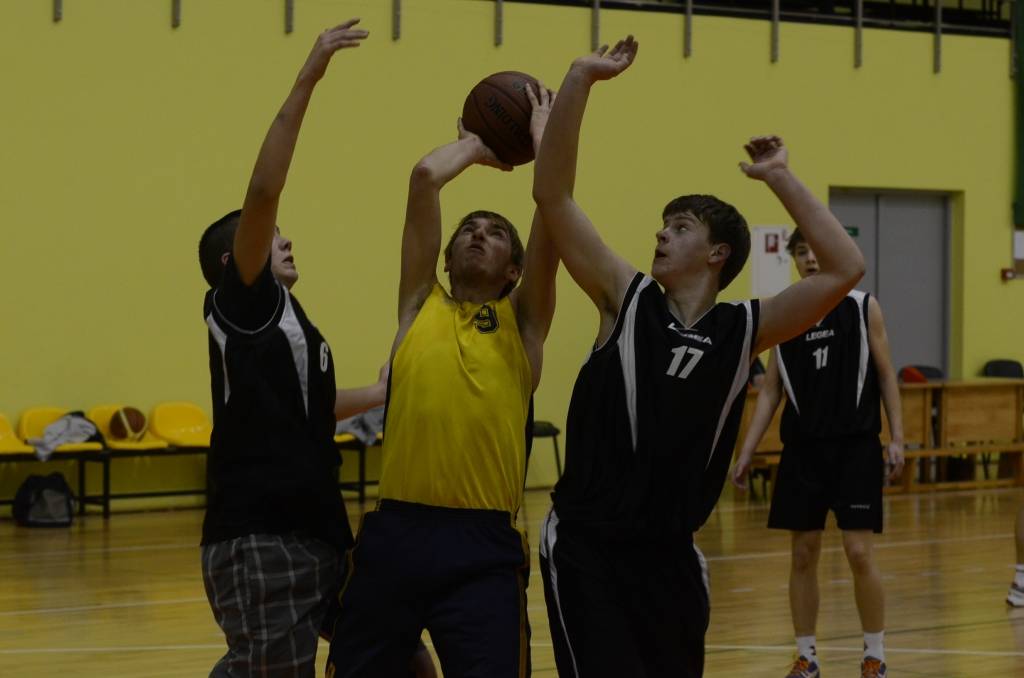 Aizputes novada čempionāts basketbolā