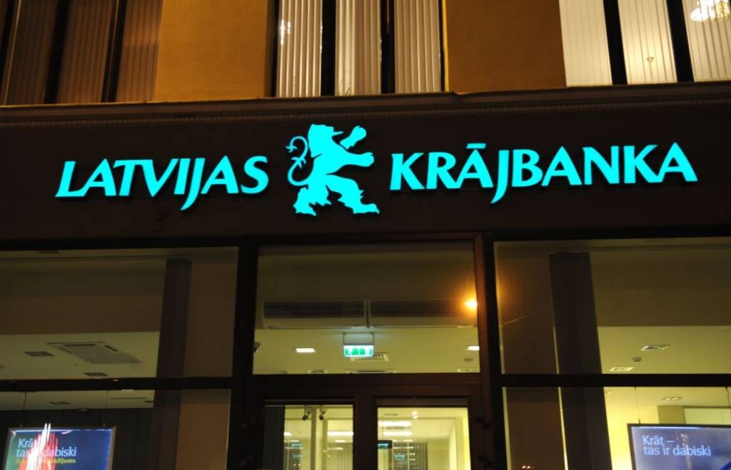 Krājbankas krimināllietā divas personas sauks pie kriminālatbildības 