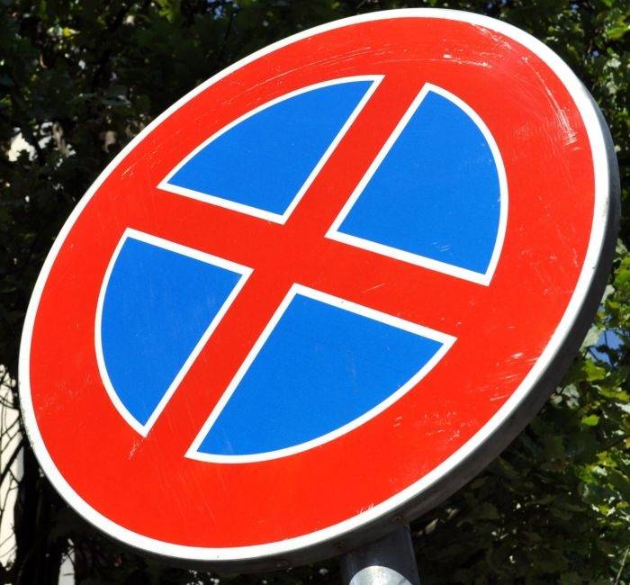 Atceļ apstāšanās aizliegumu pie Zaharjina īpašuma Liepājā