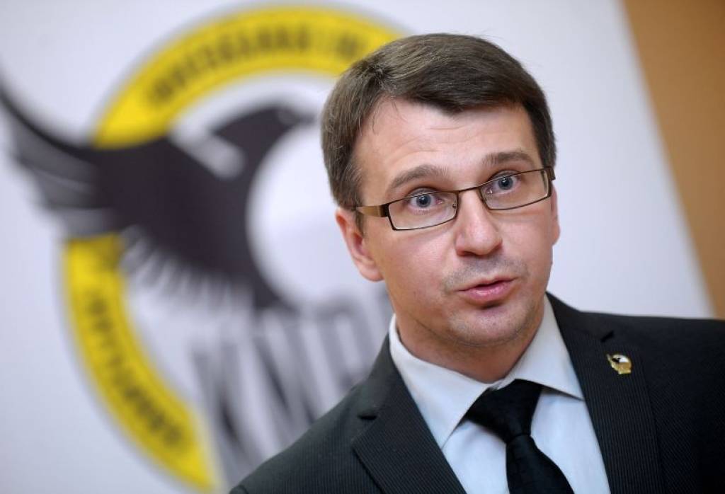 Streļčenoks atkārtoti uzsaka darbu savai vietniecei Strīķei