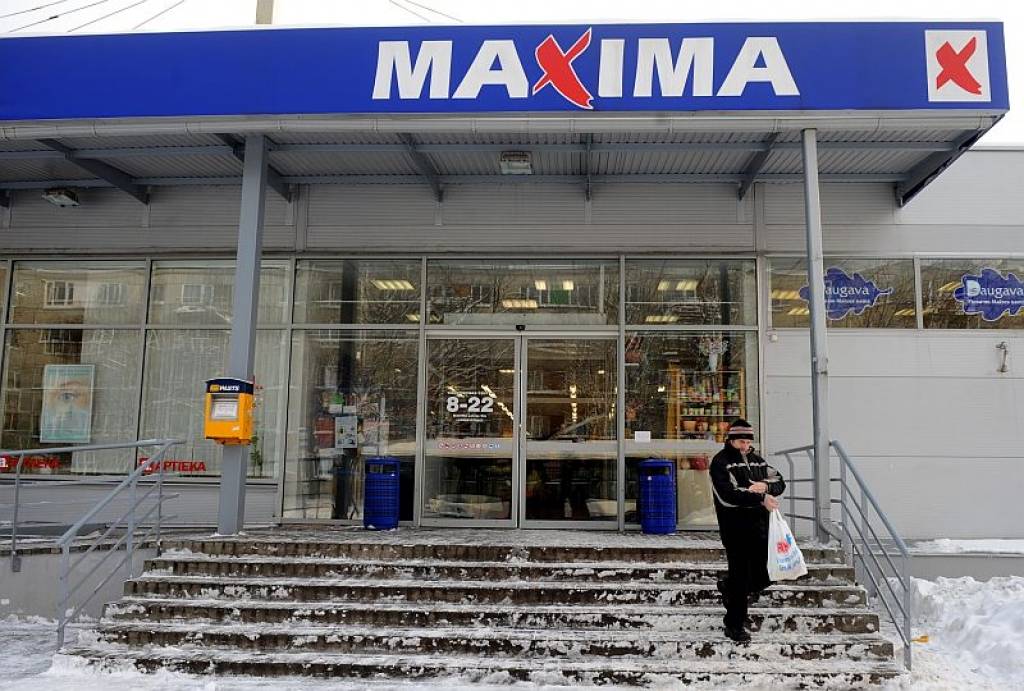 Veikalā Maxima iegrūst piekaramie griesti