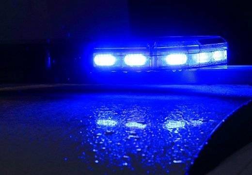 Izraisa sadursmi un sabojā apgaismes stabu