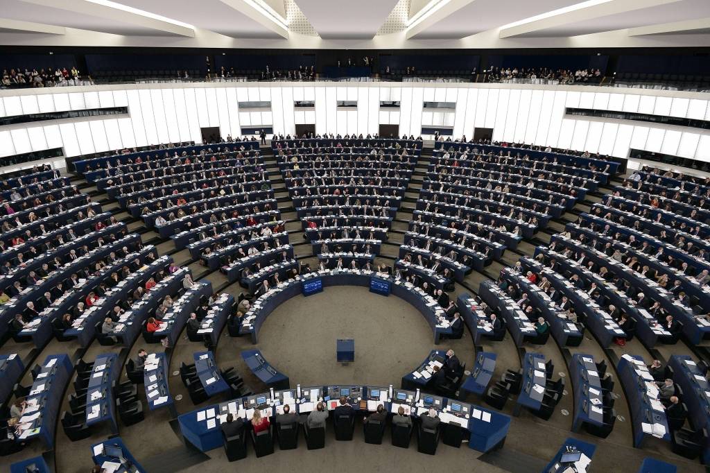 Sākas priekšvēlēšanu aģitācijas ierobežojumi pirms EP vēlēšanām