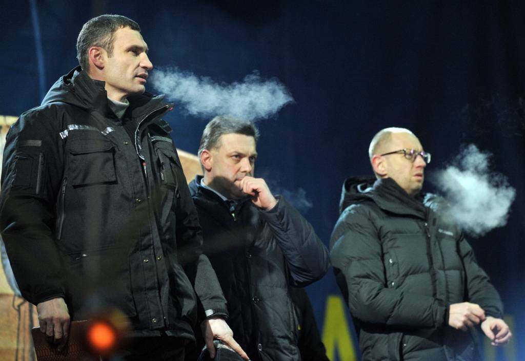 papildināts (11:47) - Neskatoties uz piedāvājumu opozīcijai, protesti Ukrainā turpinās