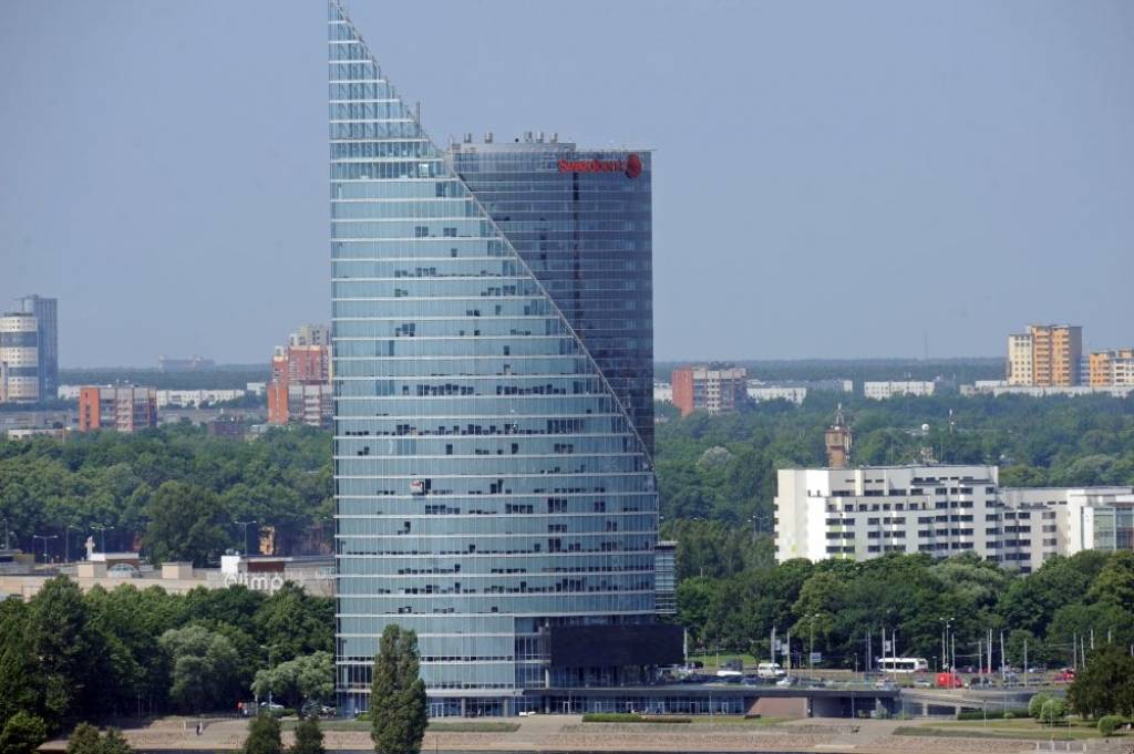 Swedbank peļņu saglabā iepriekšējā gada līmenī