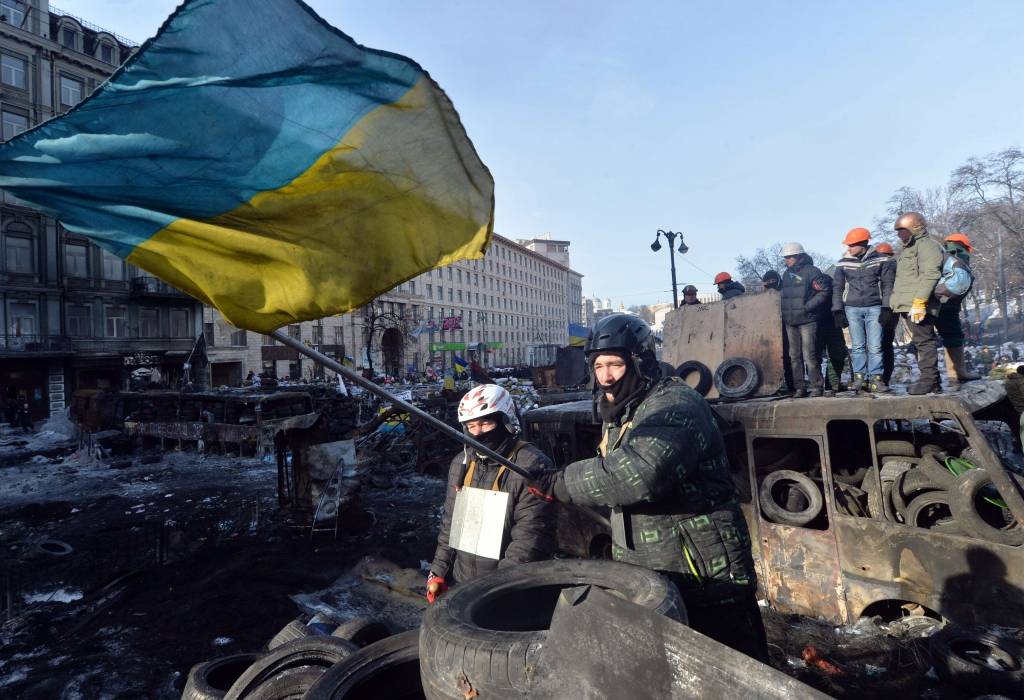 Ukrainas parlaments atceļ protestus ierobežojošos likumus