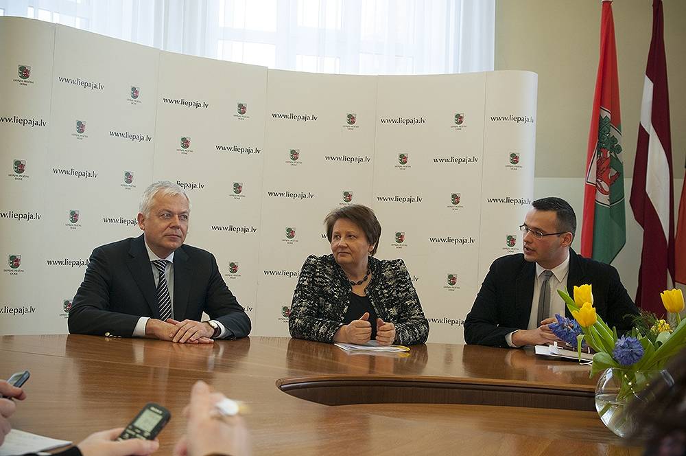 FOTO: Laimdota Straujuma apmeklē Liepāju