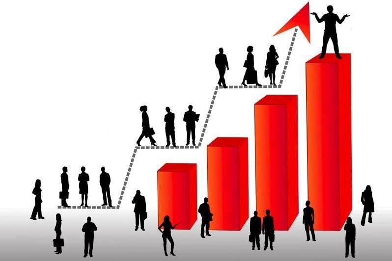 Novērtēšanas sistēma valsts pārvaldē neļaušot "atsēdēt" laiku