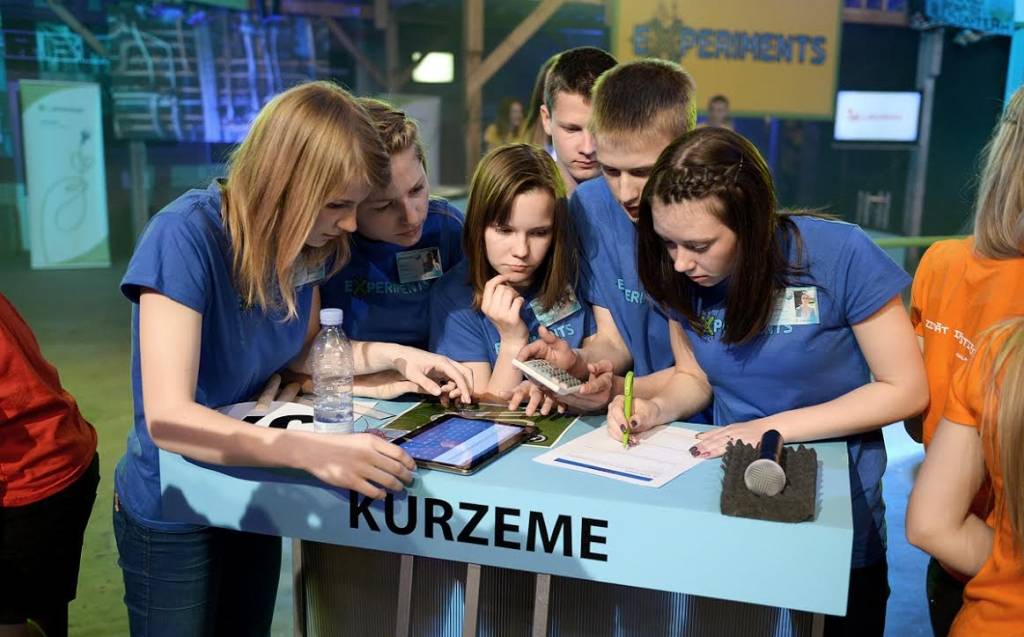 Sākas skolu komandu pieteikšanās erudīcijas konkursam "eXperiments"