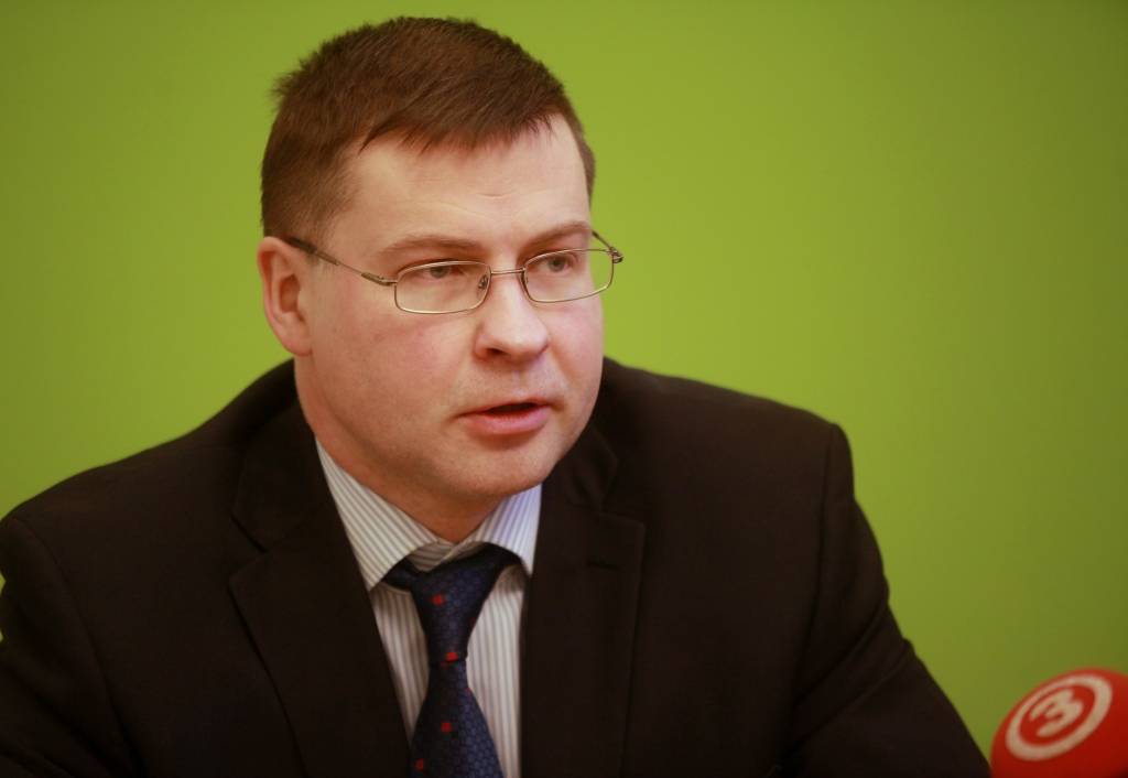 papildināts (12:33) - Vienotība oficiāli virza Dombrovski kā ETP kandidātu EK prezidenta amatam 