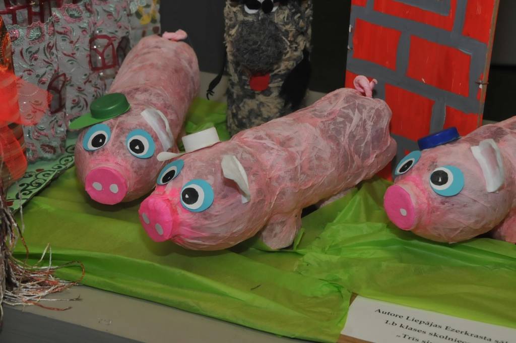 FOTO: "PET pudeles pārvērtības"