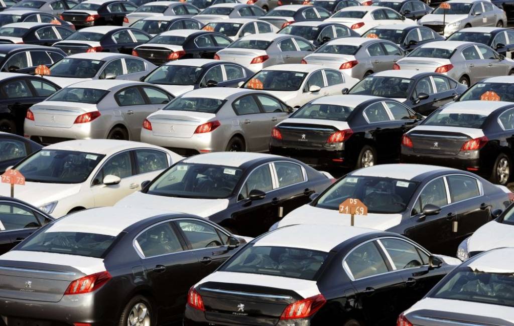 Eiropas jauno automašīnu pārdošanas apjomi turpina augt