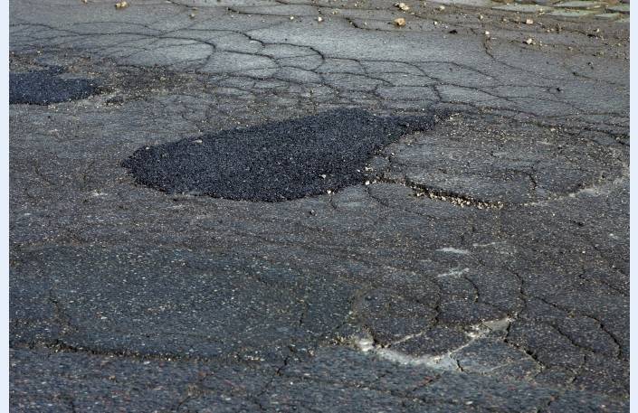 Ziemā saremontēti 8500 kvadrātmetri bedru; kopumā šogad bedrēm tērēs 10 miljonus eiro