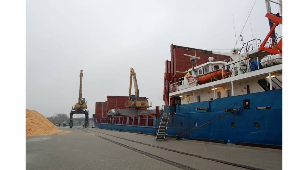 Ventspils brīvostā atklāj 13,4 miljonus eiro vērto sauskravu termināli
