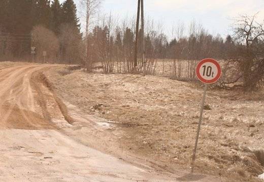 Martā masveidā ieviesīs satiksmes ierobežojumus kravas spēkratiem