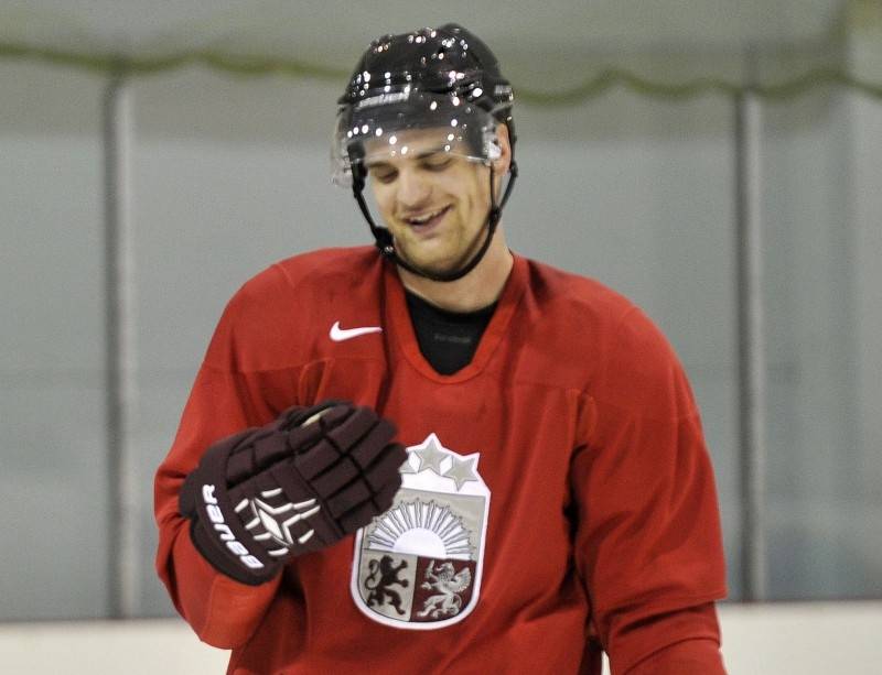 Latvijas izlases hokejists Pavlovs pieķerts aizliegtas vielas lietošanā