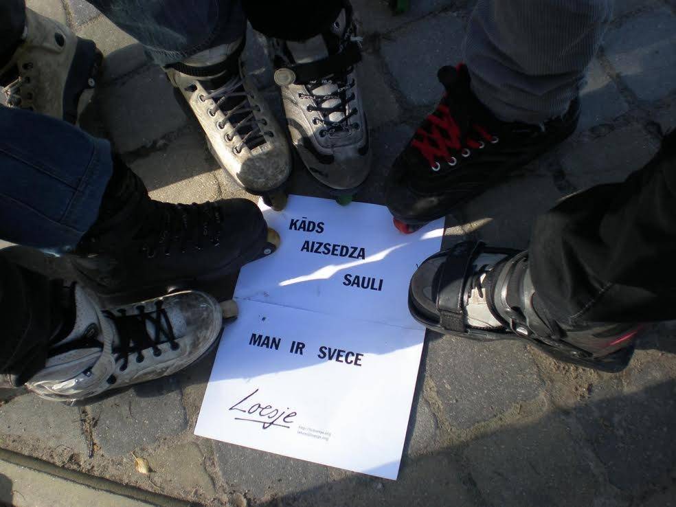 Aicina uz radošās rakstīšanas un plakātu maketēšanas darbnīcām "LOESJE"