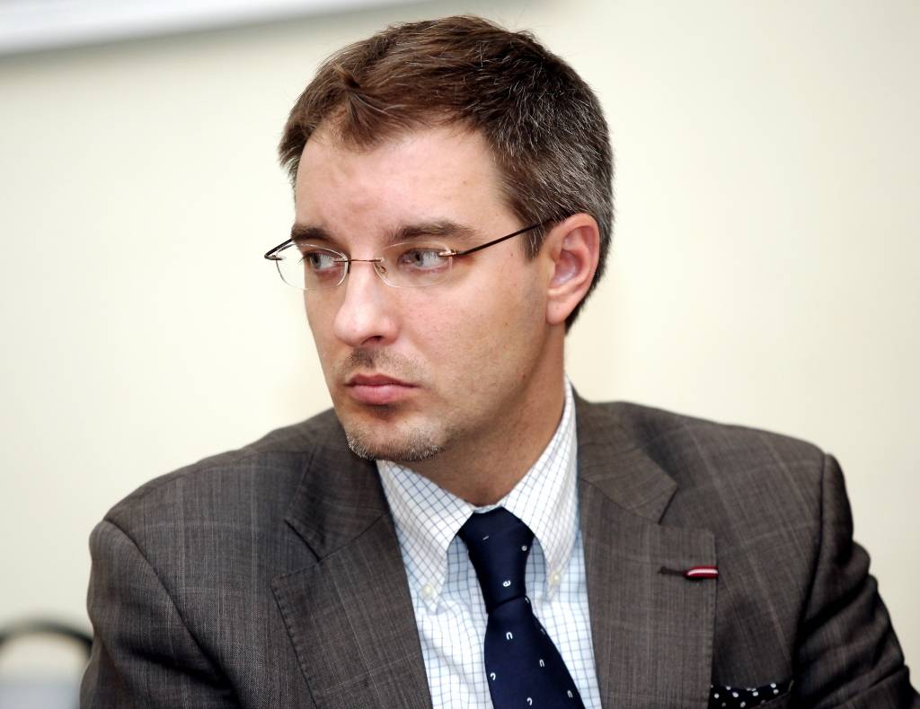 Cilinskis atstādina no amata pienākumu izpildes valsts sekretāru Antonovu