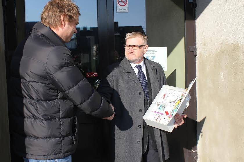 Būvnieki saņem Liepājas Valsts tehnikuma atslēgas