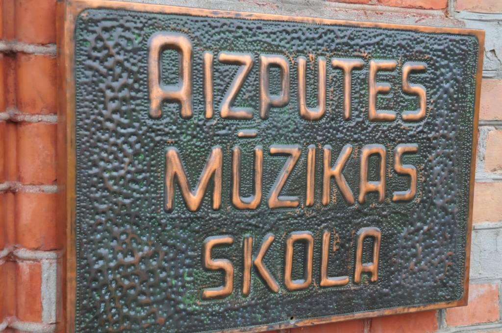 Vijolnieces koncertēs Aizputes Mūzikas skolā