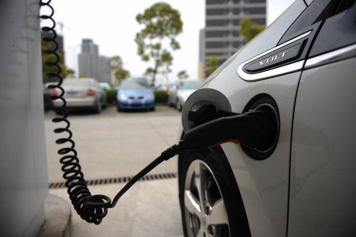 Liepājas uzņēmējiem iesaka apsvērt iespēju iegādāties elektromobiļus