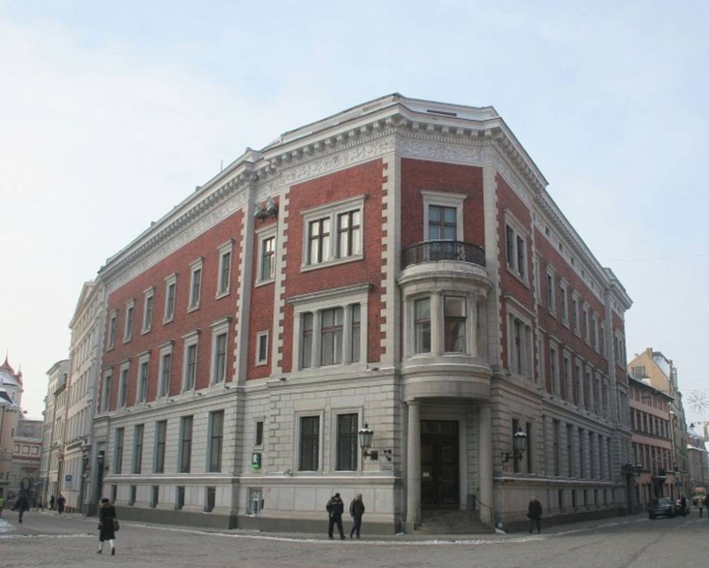Izsolīs Krājbankas centrālo ēku un Snoras īpašumu Pils ielā