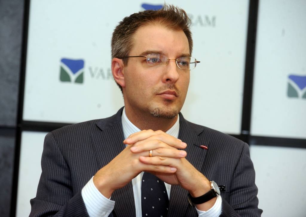 Cilinskis rosina no amata atbrīvot VARAM valsts sekretāru Antonovu