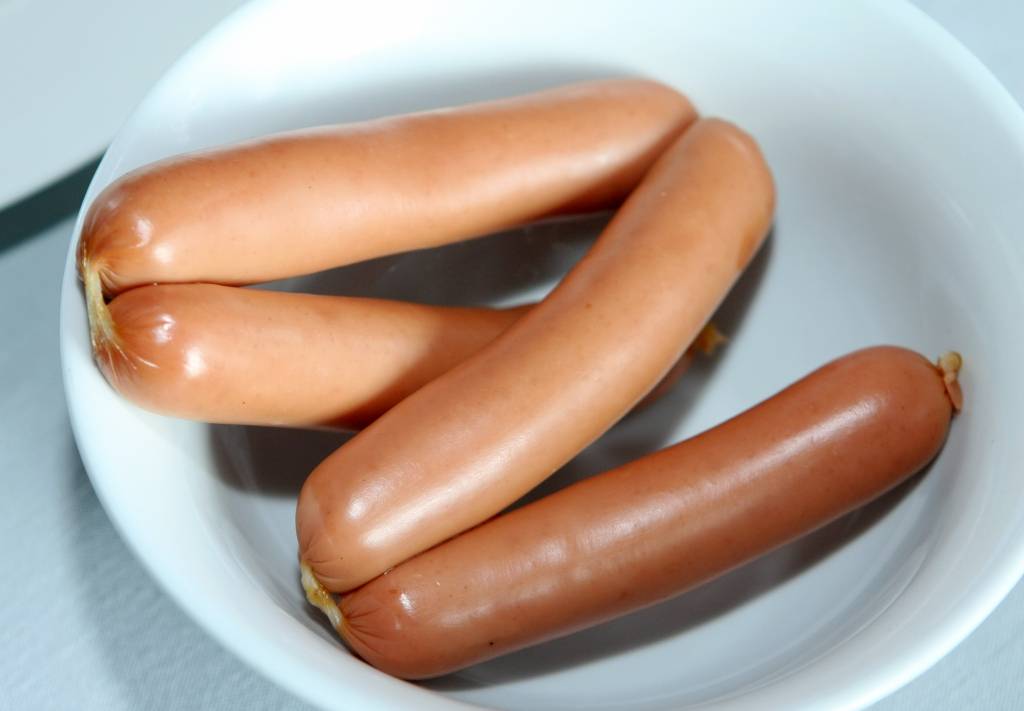 Raidījums: Vairākos Jūrmalas bērnudārzos bērni baroti ar neatbilstošu gaļas produkciju