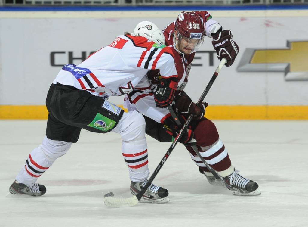 Dinamo uzvar Doņeckā un pagarina sezonu