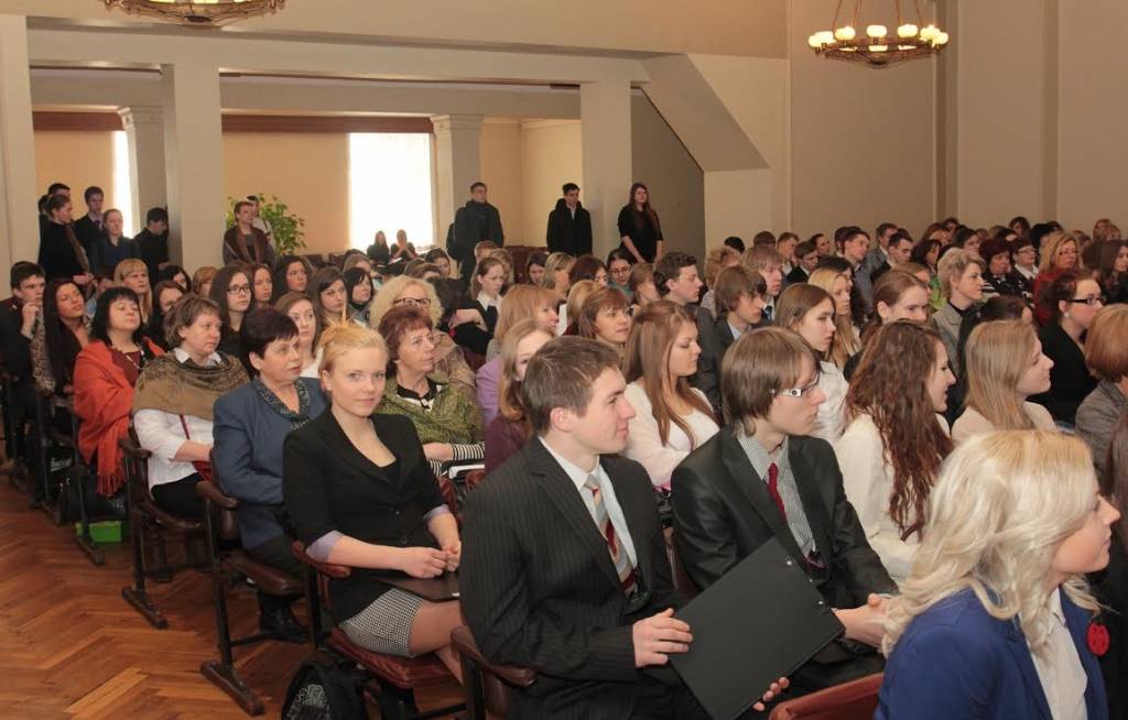Liepājas Universitātē uz zinātniski pētniecisko darbu lasījumiem pulcēsies Kurzemes reģiona skolēni