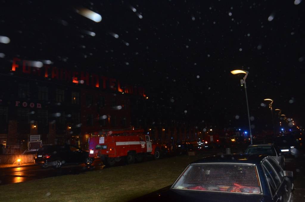 Rodas aizdomas, ka aizdedzies viesnīcas "Fontaine Royal" jumts