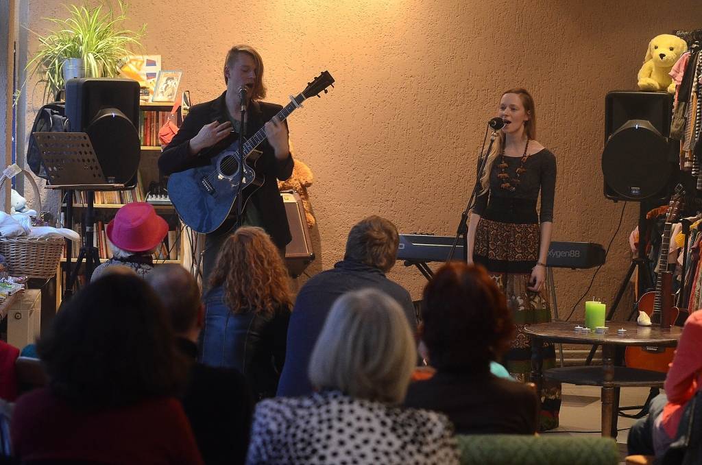 VIDEO: Muzikālās apvienības "Ornaments" koncerts labdarības veikalā "Otrā elpa. Pludmale"