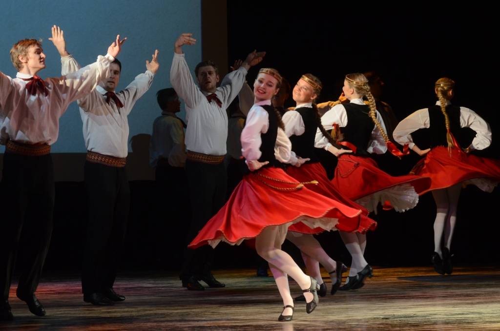 VIDEO: "Dancis" dejo deju "Jautrās dzirnas"