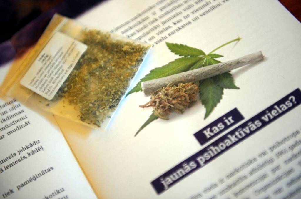 Aptiekāri: Farmācijas likumā teikts, ka tā dēvētās «legālās narkotikas» ir zāles