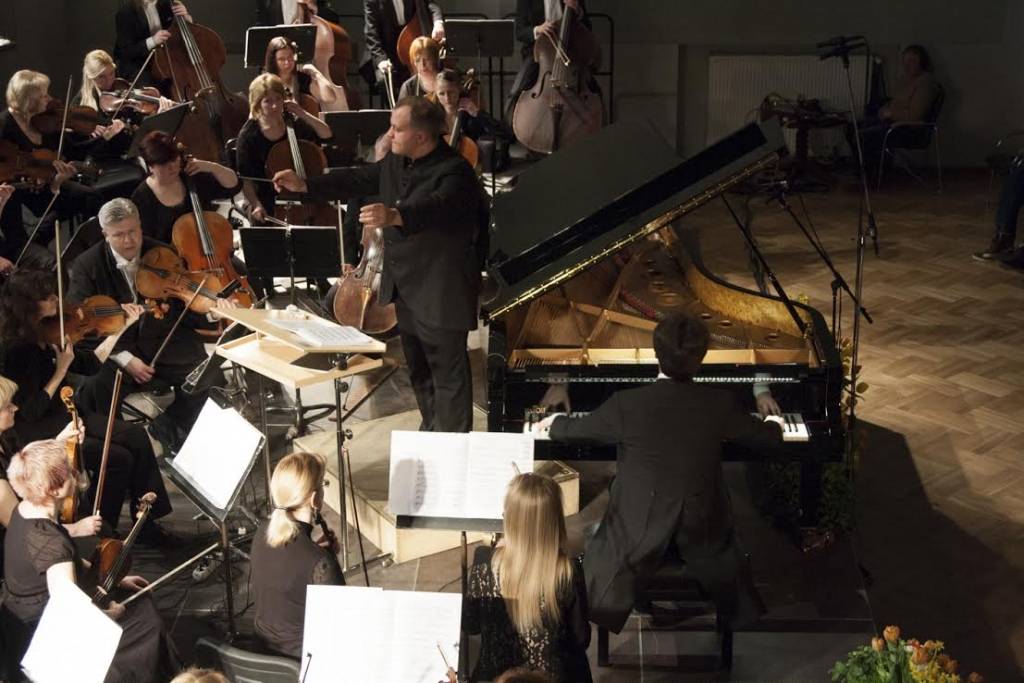 "Darbnīcā" būs Starptautiskajam Pianisma zvaigžņu festivālam veltīta izstāde