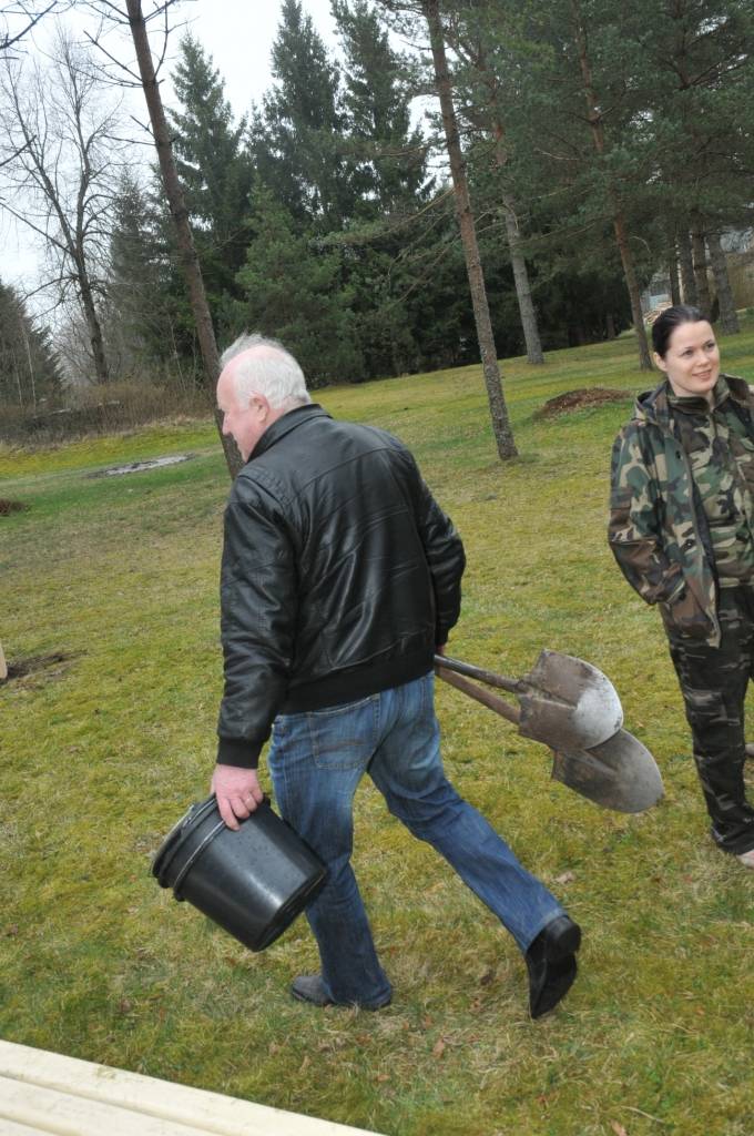 FOTO: Stāda ābelītes paaudžu paaudzēm