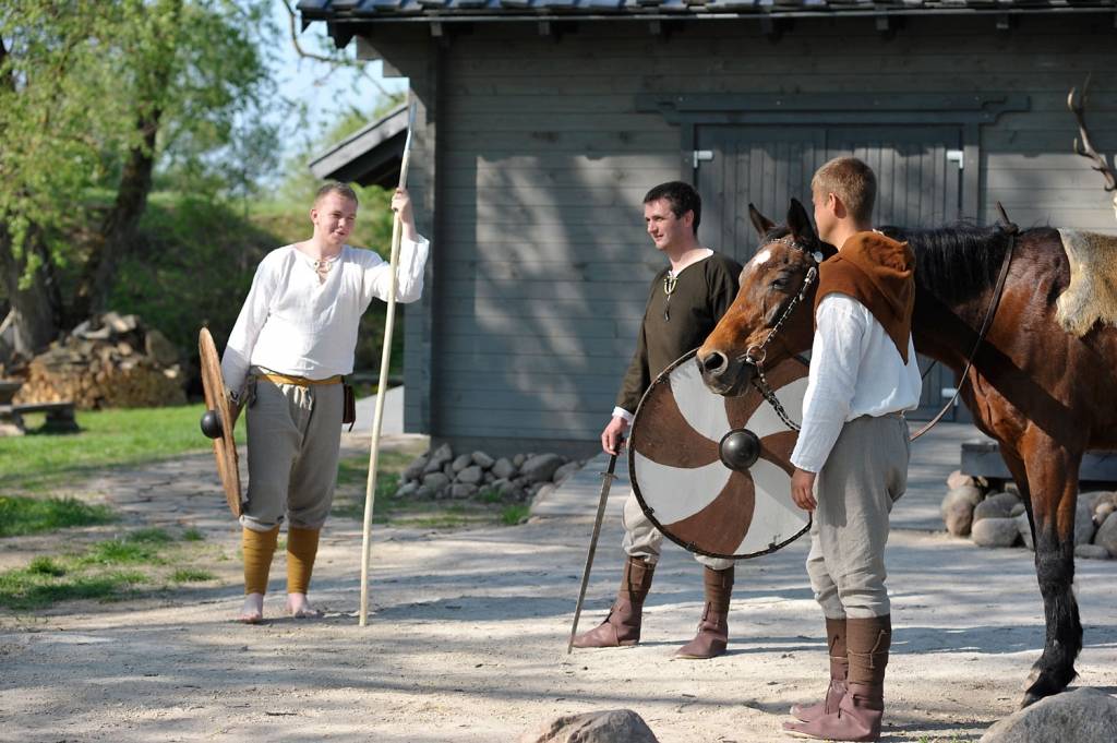 Tūrisma klubs "Oga" un Kuršu vikingu apmetne gatavojas jaunajai tūrisma sezonai