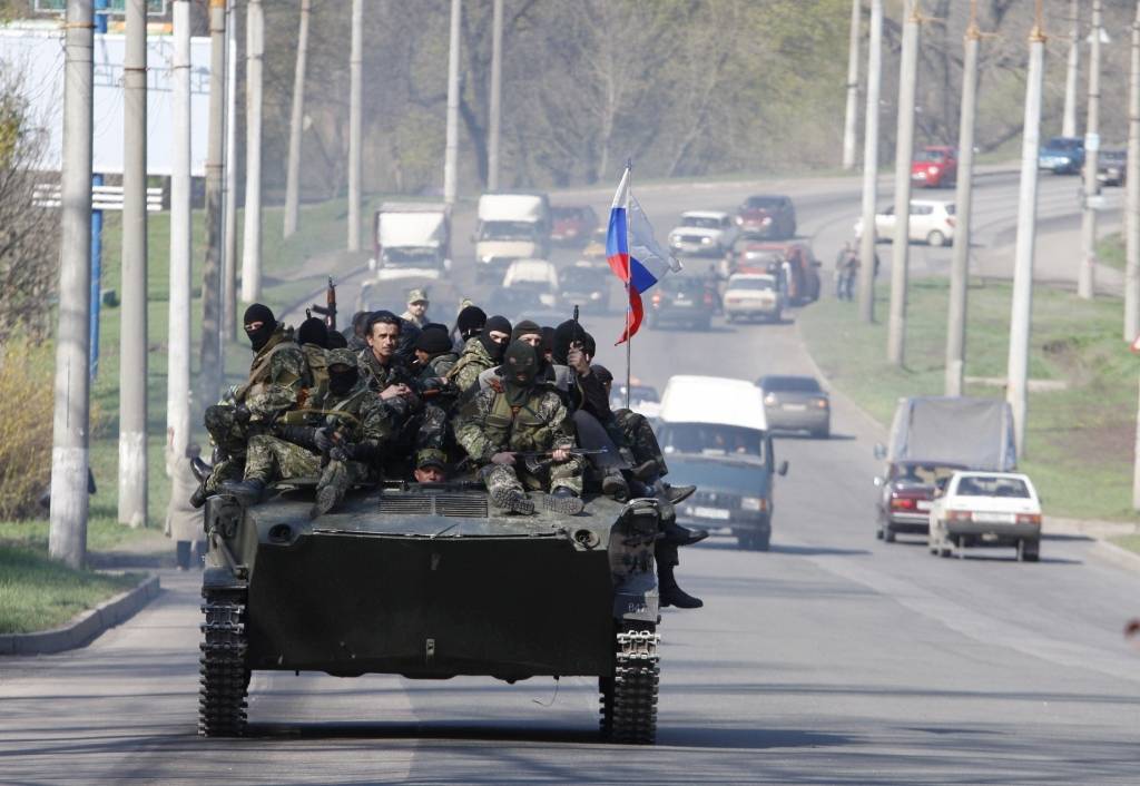 Papidlināta - Kramatorskā civiliedzīvotāji bloķējuši Ukrainas militāro tehniku