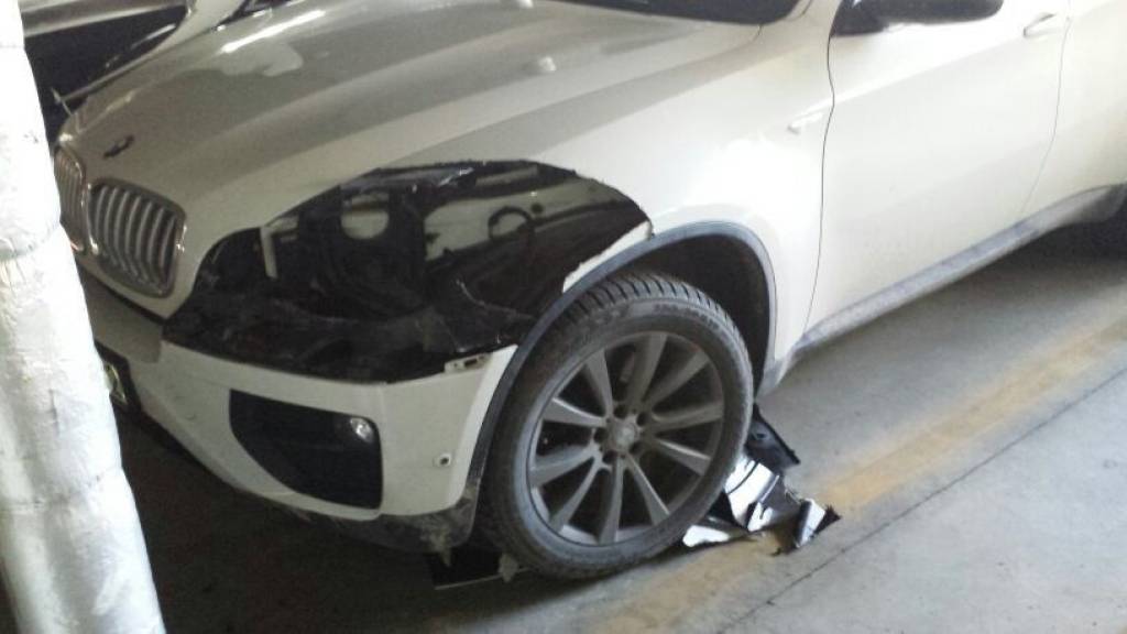 BMW X6 no virsbūves izgriež un nozog LED lukturus; zaudējumi - tūkstošos