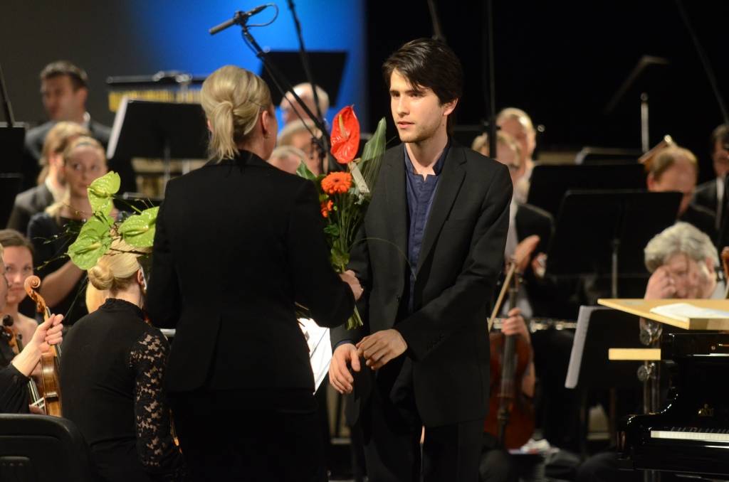 VIDEO: Georgijs Osokins Starptautiskā Pianisma zvaigžņu festivāla atklāšanas koncertā