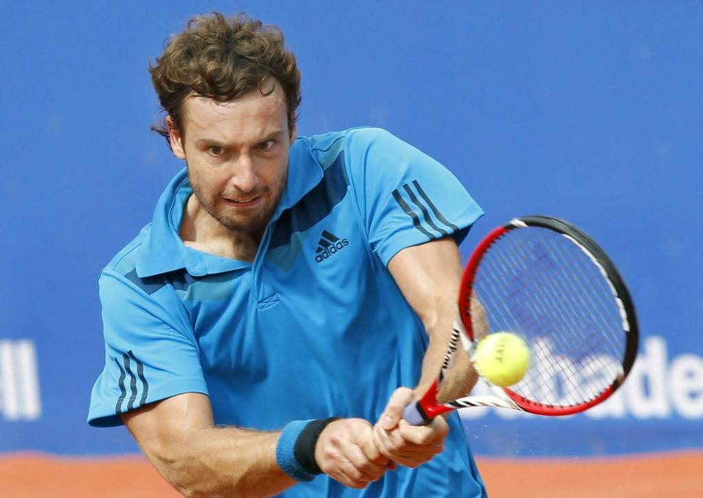 Gulbis pārliecinoši sasniedz Barselonas turnīra ceturtdaļfinālu